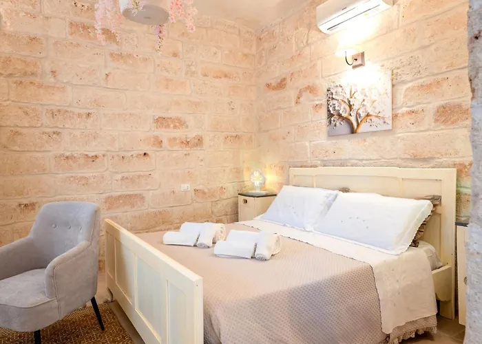 Lamia Il Melograno 펜션 오스투니