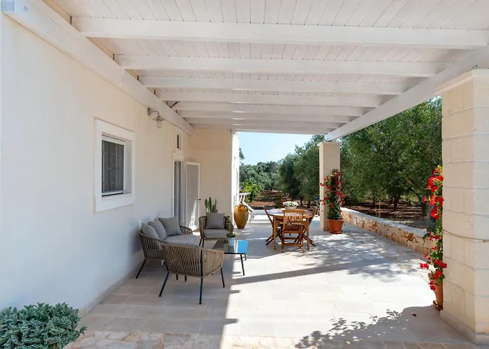 Lamia Il Melograno 펜션 오스투니